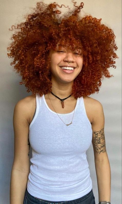 Black Woman Orange Hair, Ginger Afro, Orange Hair Color Ideas, Afro Hair Inspiration, Curly Ginger Hair, Orange Hair Color, Pixie Haircut Ideas, Dyed Curly Hair, Hair Color Orange