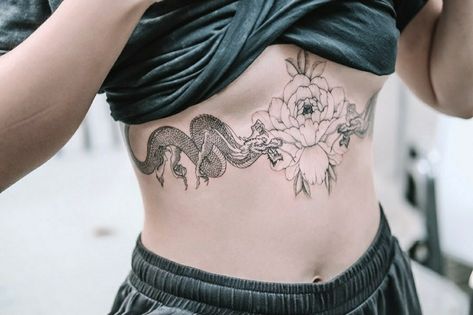 Dragon Tattoo Under Breast, Women Sternum Tattoo, Sternum Piece, Underboob Tattoo Designs, Piece Tattoo, Full Leg Tattoos, Dragon Tattoo For Women, Underboob Tattoo, Pieces Tattoo