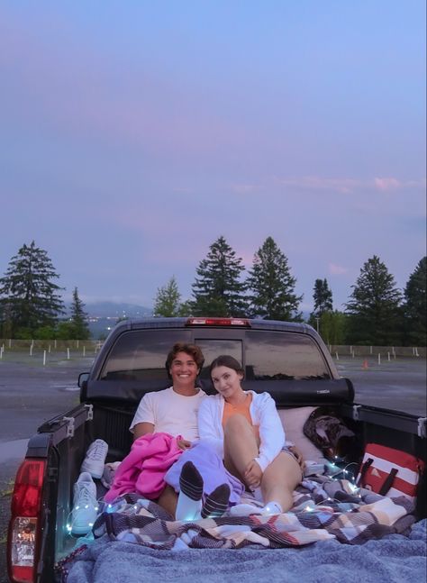 Drive In Movie Aesthetic Couple, Drive In Date, Drive In Movie Date, Road Trip Must Haves, Couples Movie Night, Outdoor Dates, Trip Checklist, Road Trip Checklist, Dream Dates