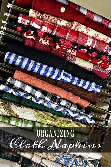 Organizing Placemats And Napkins, How To Store Placemats And Napkins, Storing Cloth Napkins, Cloth Napkin Storage Ideas, Napkin Storage Ideas, Cloth Napkin Storage, Linen Organization, Dish Pantry, Napkin Storage