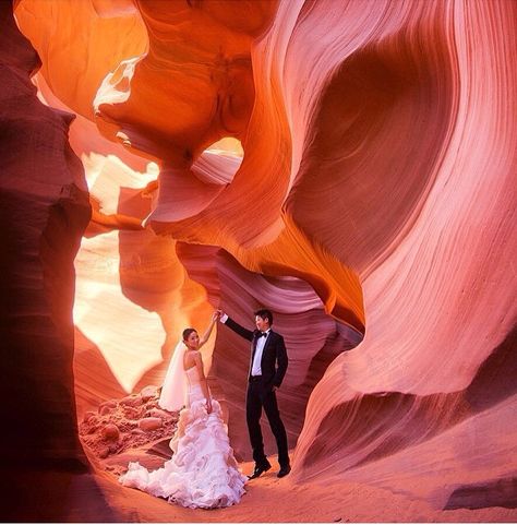 Antelope Canyon Elopement, Wedding Venues Arizona, Arizona Pictures, Canyon Wedding, Parisian Wedding, Arizona Wedding Venues, Destination Engagement, Wedding Session, Wedding Engagement Photos