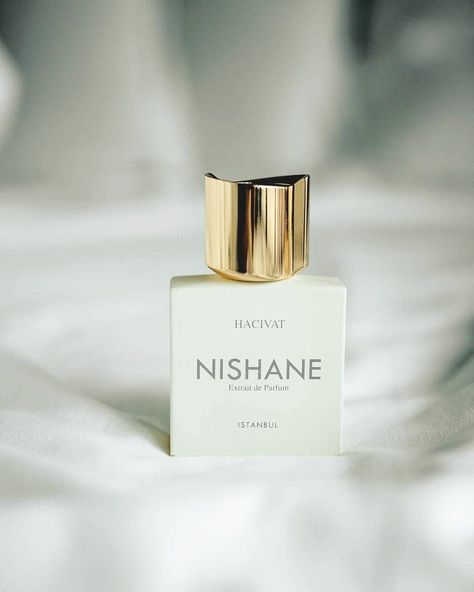 Nishane Perfume, Oud Fragrance, Perfume Photography, Niche Perfume, Perfume Design, Woody Notes, Perfume Collection, Body Mist, Smell Good