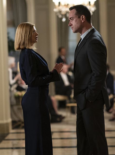 Mohamed Bin Salman, Succession Aesthetic, Succession Hbo, Sarah Snook, The Fall Guy, Elegant Outfit Classy, Matthew Macfadyen, Expensive Clothes, Hbo Series