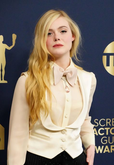 Sag Awards 2022, Emilia Jones, Elle Fanning Style, Lady Gaga Photos, Selena Gomez Photos, Princess Gown, Sag Awards, Helen Mirren, Beauty Looks