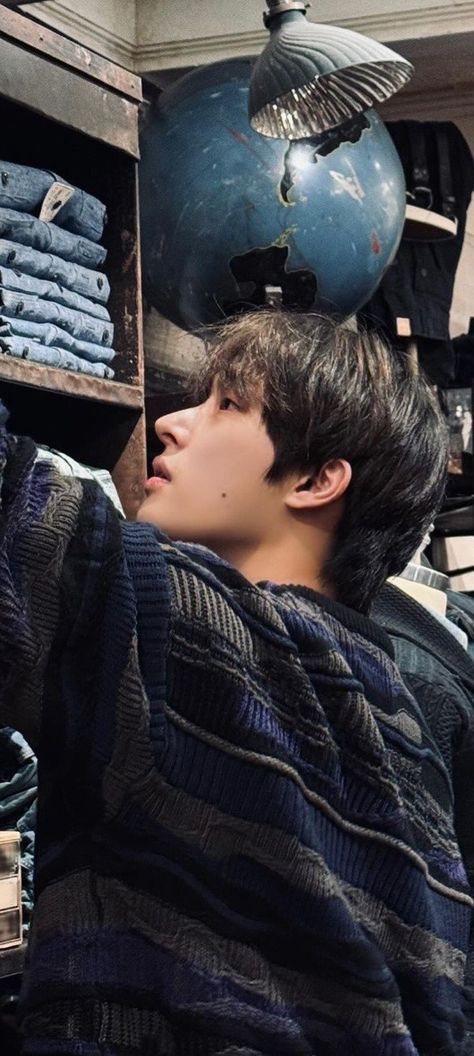 mingi ateez wallpaper lockscreen Rap Verses, Mingi Ateez, Song Min-gi, Boyfriend Photos, Reasons To Live, Extended Play, K Pop Music, Boyfriend Pictures, K Idols