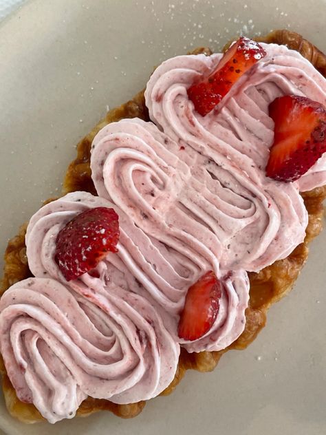 #food #dessert #strawberry #croffle Strawberry Croffle, Dessert Strawberry, Strawberry Things, Strawberry Milk, Food Dessert, Whipped Cream, Strawberries, Milk, Dessert