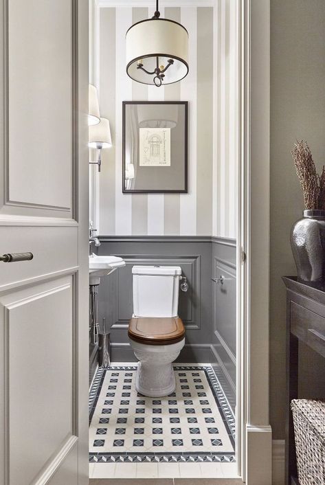 Bathroom Wainscoting, Wainscoting Bathroom, Small Toilet Room, Best Bathroom Designs, Bad Inspiration, Toilet Room, Small Toilet, Downstairs Bathroom, Trendy Bathroom