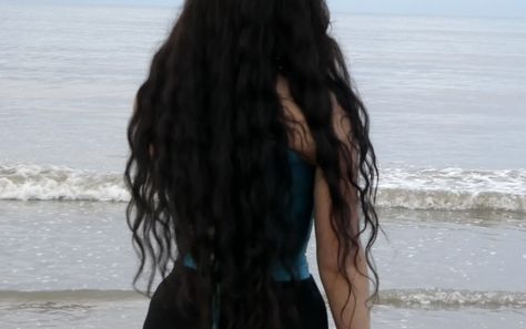 dark hair mermaid Siren Hair Color, Black Mermaid Hair, Dark Hair Mermaid, Mermaid Black Hair, Black Haired Mermaid, Curly Hair Mermaid, Mermaid Hair Aesthetic, Mermaid Hair Brunette, Long Mermaid Hair