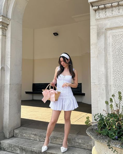 Old Money Fits Women Summer, Rich Girl Summer Outfits, Classy Girly Outfits, Summer In London, Outfits Bonitos, Style Pinterest, London Summer, Little White Dress, Outfit Inspo Summer