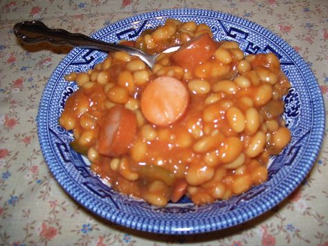 HOME-MADE BEANIE WIENIES  | Fun and Frugal Living Beanie Weenie Recipe, Beanie Weinie Recipe, Extreme Beans Recipe, Cannillie Beans, Beanies And Weenies, Beanie Weenies, Frugal Living, Chana Masala, Savoury Food