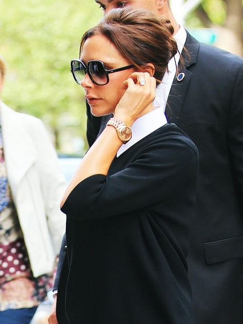 Victoria Beckham wears the Rolex Day-Date watch like a boss. Celebrity Watches Women, Ladies Rolex Watches On Wrist, Black And White Outfits, Classy Updo, Black And White Outfit, Victoria Beckham Style, Rolex Watches Women, Classy Watch, Rolex Women