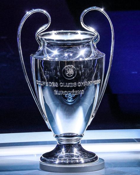 Ucl Trophy Wallpaper, Champions League Cup, Uefa Champions League Trophy, Champions League Poster, Champions League Trophy, Football Trophy, Benfica Wallpaper, Cup Tattoo, Fc Barcelona Wallpapers