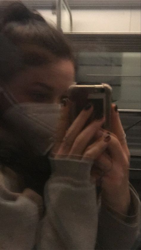 Mirror Selfie, Train, Mirror, Quick Saves