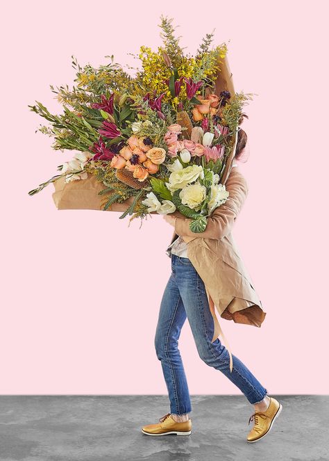 6 Gorgeous Valentine's Day Bouquets that Aren't Red Roses Unique Valentines Gifts, Unique Valentines Day Gifts, Brownie Points, Giant Flowers, Holding Flowers, Send Flowers, Bouquet Of Flowers, Flower Bouquets, Better Half