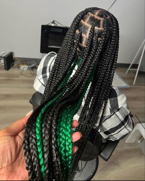 Big Peekaboo Braids, Jumbo Knotless Braids With Color, Peekaboo Box Braids, Peekaboo Knotless, Peekaboo Knotless Braids, Hair Braid Patterns, Barbie Hairstyle, Two Braid Hairstyles, Short Box Braids Hairstyles