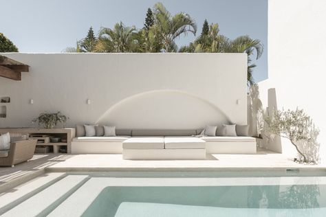 RENOVATION YAROOMBA HOUSE - Mediterranean - Other - by De Vere Design Co. | Houzz AU Mediterranean Pools, Pool Seating Ideas, Bali Backyard, Mediterranean Pool Design, Mediterranean Inspired Home, Mediterranean Pool, House Mediterranean, Outdoor Pool Area, Villa Pool