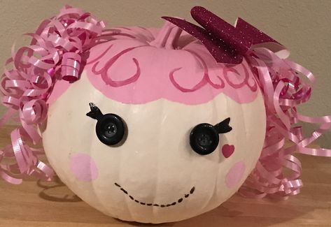 Coquette Pumpkins Painting, Painted Pink Pumpkins, Girly Pumpkin Painting, Pink Pumpkin Ideas, Pumkin Paintings Idea Cute Hello Kitty, Pumpkin Painting Ideas Girly, Pumkin Paintings Idea Cute Girly, Girlie Pumpkin Painting, Pink Pumpkin Painting Ideas