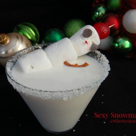 Sexy Snowman Martini Snowman Martini, White Chocolate Martini, White Chocolate Liqueur, Chocolate Martini, Christmas Friends, Vanilla Vodka, Martini Recipes, Chocolate Caliente, Christmas Cocktails