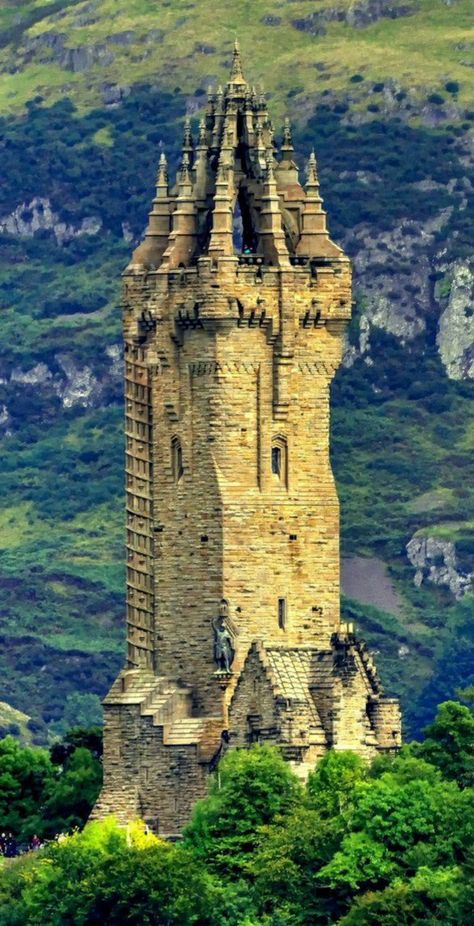 Sterling Scotland, Wallace Monument, Stirling Scotland, Castle Project, Scotland History, Unusual Pictures, Celtic Gods, Stirling Castle, William Wallace