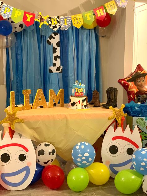 Toy Story Backdrop, Green Confetti, Balloons Arch, Story Birthday, Toy Story Birthday Party, Confetti Birthday, Theme Birthday Party, Toy Story Birthday, Confetti Balloons