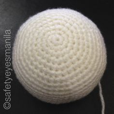 Crochet Hack, Crochet Ball, Amigurumi Tutorial, Crochet Amigurumi Free, Crochet Instructions, Crochet Round, Crochet Doll Pattern, Crochet Basics, Drops Design