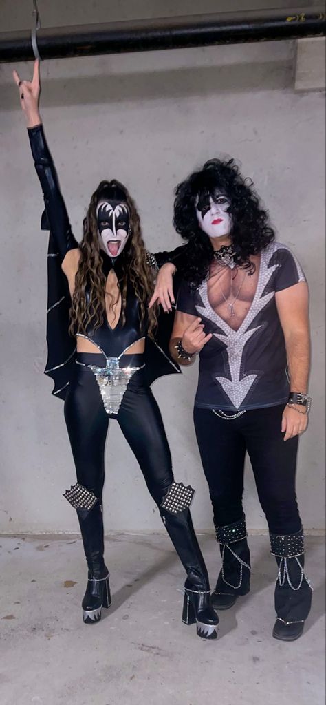 #paulstanley #genesimmons #halloweencostume #halloween Kiss Costume Couple, Paul Stanley Costume, Kiss Gene Simmons Costume, Goth Couple Halloween Costume, Kiss Band Couples Costume, Kiss The Band Costumes Diy, Kiss Band Costume, Kiss Band Makeup Halloween, Gene Simmons Costume