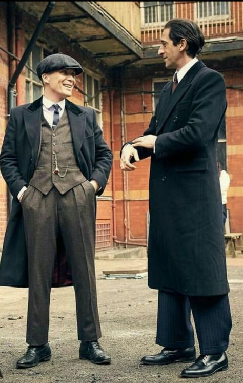 tommy shelby and luca Peaky Blinders Season, Peaky Blinders Characters, Peaky Blinders Wallpaper, Peaky Blinders Suit, Peaky Blinders Thomas, Peaky Blinders Tommy Shelby, Cillian Murphy Peaky Blinders, Adrien Brody, Vintage Mens Fashion