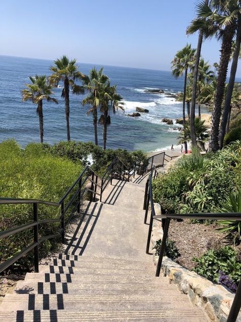 Best Ocean Views in Laguna Beach - Louise's travel blog Laguna Beach California Aesthetic, Laguna Beach Aesthetic, Heisler Park Laguna Beach, Laguna California, Heisler Park, Los Angeles Aesthetic, California Beach House, Cali Trip, Golden Coast