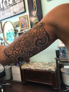 Paisley Tattoo Sleeve, Paisley Flower Tattoos, Paisley Tattoo Design, Paisley Tattoos, Paisley Tattoo, Mandela Tattoo, Polish Tattoos, Mandala Paisley, Tattoo Filler