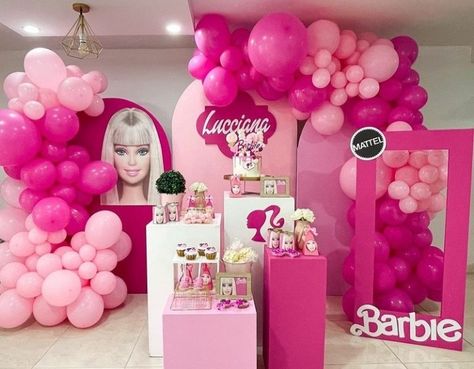 Barbie Balloon Arch, Barbie Balloon Decorations, Barbie Birthday Party Ideas, Barbie Party Supplies, Barbie Pool Party, Barbie Party Decorations, Barbie Theme Party, Minnie Mouse 1st Birthday, Barbie Box