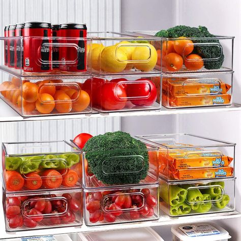 Organiser Cucina, Clear Storage Bins, Kitchen Storage Boxes, Refrigerator Organization, Refrigerator Storage, Fridge Organization, Food Storage Boxes, Plastic Container Storage, Plastic Storage Bins