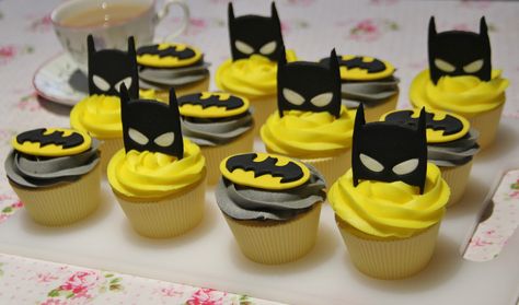 Batman cupcake toppers - Visit to grab an amazing super hero shirt now on sale! Batman Cupcake Cake, Lego Batman Cakes, Batman Theme Party, Batman Themed Birthday Party, Lego Batman Birthday, Batman Cupcakes, Batman Birthday Cakes, Batman Theme, 5th Birthday Cake