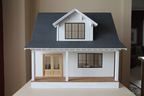 Miniature Dollhouse Exterior Ideas, Modern Farmhouse Dollhouse Exterior, Modern Dollhouse Exterior, Dollhouse Exterior Ideas, House Shingles, Bungalow Dollhouse, Dollhouse Exterior, Vermont Farmhouse, Beachside Bungalow