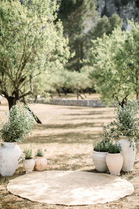 Tree Wedding Ceremony, Tuscan Inspired Wedding, Mallorca Wedding, Ceremony Arrangement, Olive Wedding, Mediterranean Wedding, Wedding Altars, Tuscan Wedding, Organic Wedding