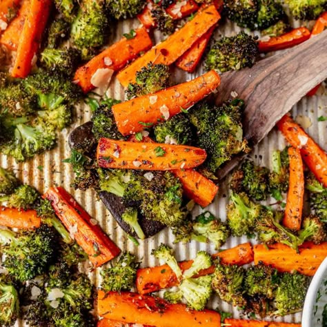 Easy Roasted Broccoli and Carrots with Parmesan Roasted Broccoli And Carrots, Broccoli And Carrots, Veggie Salad Recipes, Cut Butternut Squash, Carrots Recipe, Delicious Veggies, Roasted Vegetable Recipes, Healthy Vegetable, Pan Dinners