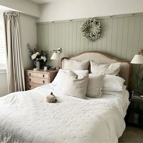 Grey Carpet Green Walls Bedroom, Sage Green Bedroom Oak Furniture, Neptune Moss Paint Bedroom, Pale Sage Bedroom, Room Panelling Ideas Bedroom, Lichen Farrow And Ball Bedroom, Sage Panelling Bedroom, Sage Green Bedroom Panelling, Sage Green Bedroom Ideas Inspiration