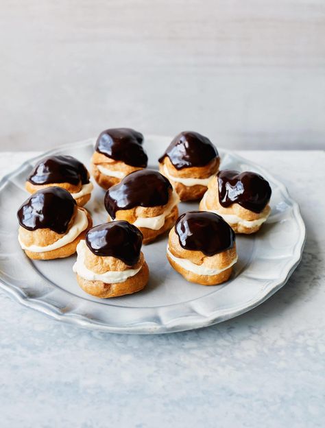 Mary Berry’s Chocolate Profiteroles Chocolate Profiteroles, Profiteroles Recipe, Profiterole, Mary Berry Recipe, Berry Recipes, Merry Berry, Summer Menu, Frozen Chocolate, Choux Pastry