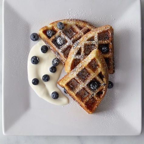 Waffle Plating Presentation, Waffle Presentation, Bisquick Waffle Recipes, Blueberry Waffles Recipe, Buttermilk Waffles Recipe, Make Buttermilk, Berry Waffles, Buttermilk Waffles, Blueberry Waffles