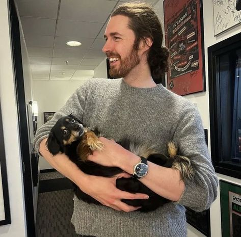 Hozier at a radio station interview holding a dog 🐶 Bog Man, Hozier, Music People, Irish Men, Arctic Monkeys, Man Crush, Pretty Men, Music Stuff, Favorite Celebrities