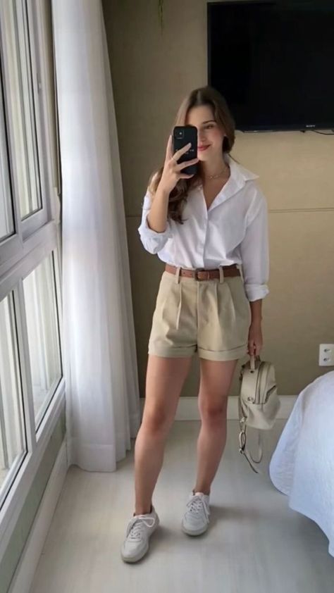 Summer Outfit Ideas For Women, Beach Trends, Outfits Shorts, Trendy Outfit Ideas, Easy Chic, Outfit Ideas For Women, Summer Outfit Ideas, 2024 Style, Inverted Triangle