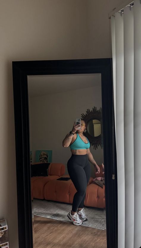 Joie Chavis Fitness, Fit Thick Body Reference, Normal Body Type Women, Losing Weight Aesthetic, Africa Aesthetic, Gym Girlie, Health Aesthetic, Gym Goals, Workout Goals