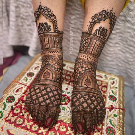 Mehndi Leg, Bridal Feet Mehndi, Desi Mehndi, Feet Mehndi Design, Latest Mehndi Designs Wedding, Feet Mehendi, Leg Mehendi, Bridal Dulhan, Bride Mehndi