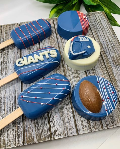 Football Cakesicles Ideas, Football Cakesicles, Nfl Cake, Football Cake Pops, Cake Sicles, Charcuterie Business, Sports Cake, Pop Ideas, Sport Cakes