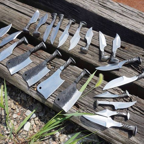 RAILROAD SPIKE KNIVES #knife #knives #blacksmith #bladesmith #knifeporn #knifemaker #knifemaking #badass #handforged #handcrafted #railroad… Railroad Spikes Crafts, Road Spikes, Railroad Spike Art, Railroad Spike Knife, Forging Knives, Blacksmithing Projects, Blacksmith Forge, Black Smith, Diy Knife