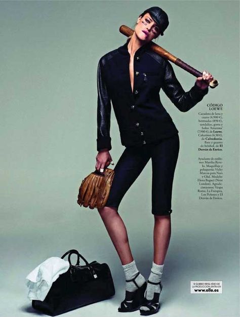 Baseball Editorial, Sporty Glam, Sport Editorial, Cute Golf Outfit, Baseball Fashion, Elle Spain, Sporty Pants, Fashion Photography Inspiration, Photoshoot Concept