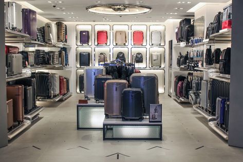 Samsonite Luggage Storage Ideas, Luggage Display, Bag Store Display, Luxury Bags Collection, Luggage Shop, Laundry Room Cabinets, Luggage Store, Exhibition Booth Design, Retail Store Design