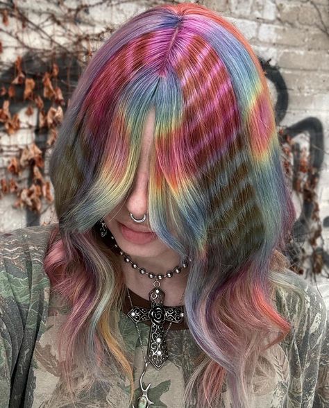 Coloured Streaks In Hair, Transmasc Hair, Oil Spill Hair, Hair Consultation, Color Streaks, Dyed Hair Inspiration, Hair Idea, Hair 2024, Dye Colors