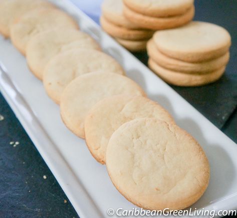 How to make Tapioca Cookies, a version of Bonbon Amidon. Bonbon Amidon or Starch Cookies are a delight in the Haitian Culture. Enjoy with tea or coffee. Starch Cookies, Haitian Culture, Mushroom Rice, Haitian Food Recipes, Tapioca Flour, Island Food, Tea Or Coffee, Baking Sheets, Fresh Lime Juice