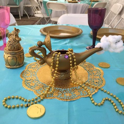 Jasmin Birthday Theme, Princess Jasmine Wedding Theme, Alladin Centerpiece Ideas, Jasmine Princess Party Ideas, Aladdin Table Decor, Jasmine Theme Party, Princess Jasmine Centerpieces, Jasmine Princess Party, Princess Jasmine Decorations