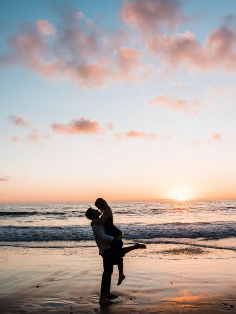 Sunset Water Engagement Photos, Save The Date Beach Photoshoot, Engagement Shoot At The Beach, Engagement Picture Outfits Beach, Fun Wedding Photoshoot, Sunrise Engagement Pictures Beaches, Save The Date Beach Pictures, Sunrise Beach Engagement Photos, Engagement Beach Photos Ideas